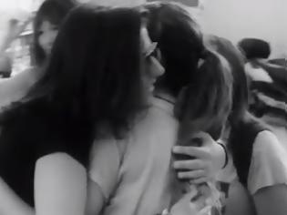 Φωτογραφία για Free Hugs Αχαρναί [video]