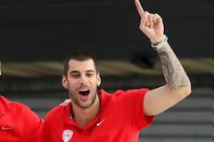 ΤΙΜΑΤΑΙ ΑΠΟ ΤΗ ΣΥΡΟ Ο ΠΡΙΝΤΕΖΗΣ