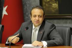 Οι Τούρκοι μας κάνουν υποδείξεις για να ασχοληθούμε με τα... οικονομικά μας