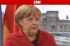 Μέρκελ στο CNN: Οι Έλληνες πληρώνουν χωρίς να φταίνε
