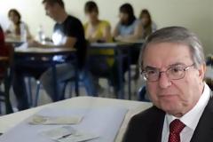 Γ. ΜΠΑΜΠΙΝΙΩΤΗΣ: Ομαλά θα διεξαχθούν οι πανελλαδικές