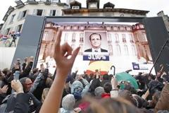 Οι νέοι Γάλλοι υπουργοί ζητάνε αναπτυξιακή πολιτική