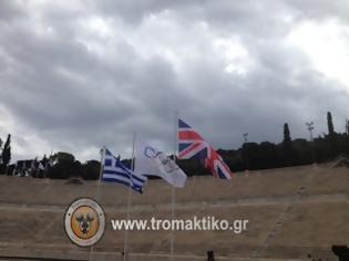 Φωτογραφία για Mε το σύνθημα Ελλάδα Μπορείς η υποδοχή της Ολυμπιακής Φλόγας στο Καλλιμάρμαρο