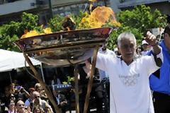 ΑΝΑΨΕ ΤΟ ΒΩΜΟ ΤΟΥ ΠΕΙΡΑΙΑ ΩΣ ΤΕΛΕΥΤΑΙΟΣ ΛΑΜΠΑΔΗΔΡΟΜΟΣ Ο ΡΩΣΙΔΗΣ!