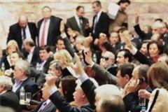 ΕΛΛΗΝΕΣ ΦΟΡΟΛΟΓΟΥΜΕΝΟΙ ΚΑΤΑ ΤΡΑΠΕΖΑΣ ΓΙΑ ΤΑ ΔΑΝΕΙΑ ΚΟΜΜΑΤΩΝ