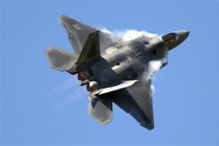 Σε περιορισμό τα F-22 λόγω δηλητηρίασης των χειριστών τους από ελαττωματικό σύστημα συμπίεσης
