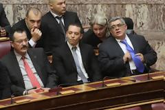 Επεισόδιο Χρυσής Αυγής – ΛΑΟΣ στην Βουλή!