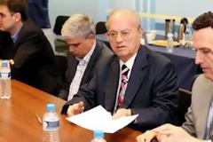 «Κοντεύω να γίνω από πλούσιος, φτωχός»!