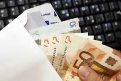 Πόσο κοστίζει το φακελάκι στην Ελλάδα...