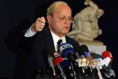 Μύδροι Θανάση κατά Μπιτσαξή και αστυνομίας