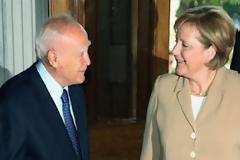 Το τηλεφώνημα της Α. Μέρκελ στον Κ. Παπούλια