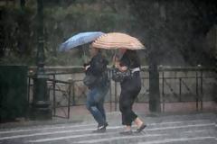 Τοπικές βροχές και σποραδικές καταιγίδες
