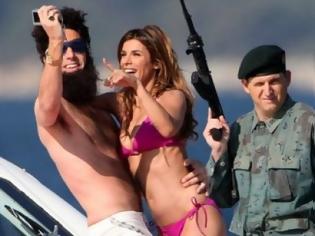 Φωτογραφία για Sacha Baron Cohen: Όταν βαριέται τις γυναίκες, τις πετάει στη θάλασσα!