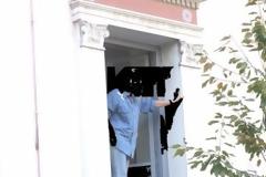 Απειλούσε να πέσει στο κενό για μια κλήση 20 ευρώ