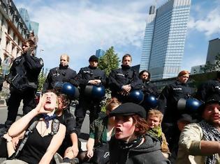 Φωτογραφία για Οι Γερμανοί διαδηλώνουν κατά της λιτότητας