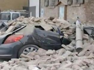 Φωτογραφία για Τουλάχιστον τρεις νεκροί από τον ισχυρό σεισμό στην Ιταλία