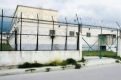 Στα θρανία αλλοδαποί κρατούμενοι