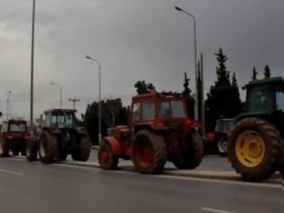 Φωτογραφία για Έφοδος των αγροτών της Κ. Αχαϊας στην Πάτρα - Σκληραίνουν τη στάση τους και απειλούν με κλείσιμο των διοδίων του Ρίου