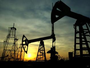 Φωτογραφία για Βloomberg: Η πρόβλεψη για την τιμή του πετρελαίου. Τι θα συμβεί μέσα στο 2016;