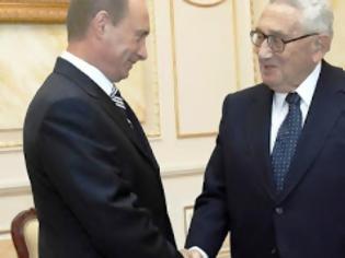 Φωτογραφία για Ρωσία: Με τον Χένρι Κίσινγκερ συναντήθηκε ο Πούτιν