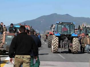 Φωτογραφία για Δυτική Ελλάδα: Δεν το βάζουν κάτω οι αγρότες - Αποκλείουν τα διόδια του Ρίου και τη Βιομηχανική περιοχή