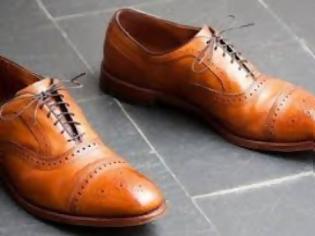 Φωτογραφία για Αυτό είναι το λάθος που κάνουν οι άνδρες όταν αγοράζουν παπούτσια