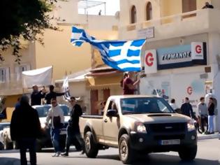 Φωτογραφία για Ετοιμάζονται για την Αθήνα οι αγρότες - Στην Κρήτη πέταξαν αυγά στα γραφεία του ΣΥΡΙΖΑ και έκαναν πορεία με… γουρούνια