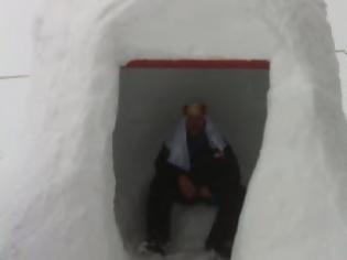 Φωτογραφία για Καλάβρυτα: Έτοιμο το igloo από τους εργαζόμενους του Χιονδρομικού Κέντρου - Θα πάθετε πλάκα τι έχουν φτιάξει