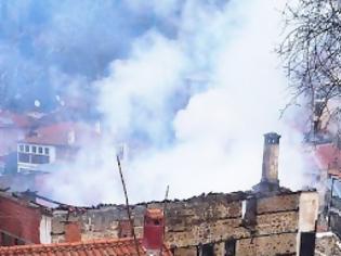 Φωτογραφία για ΚΑΣΤΟΡΙΑ: Κάηκε ολοσχερώς το αρχοντικό Γκιμουρτζίνα στο Απόζαρι [photos]