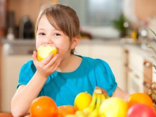 Φωτογραφία για Δεν τρώει το παιδί σας φρούτα και λαχανικά; Έξυπνοι τρόποι να το πείσετε