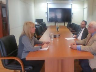 Φωτογραφία για Συνάντηση της Δούρου με τον Πρόεδρο του ΔΣ του ΚΕΕΛΠΝΟ