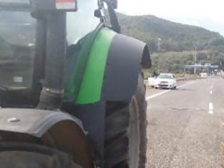 Φωτογραφία για Κομμένη στα δύο η Ελλάδα - Μπλόκο των αγροτών στον Μπράλο [photos+video]