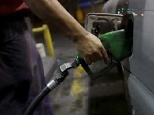 Φωτογραφία για Αυτό θα πει αύξηση-φωτιά! Πάνω από 6.000% αύξηση στην τιμή της βενζίνης στη Βενεζουέλα... [photos]