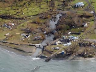 Φωτογραφία για Εικόνες καταστροφής στα νησιά Φίτζι μετά το σαρωτικό πέρασμα κυκλώνα... [photos]