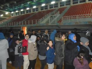 Φωτογραφία για Σύριοι πρόσφυγες στο κλειστό γυμναστήριο της Λευκόβρυσης -Έκκληση για βοήθεια
