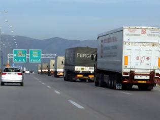 Φωτογραφία για Εγκλωβισμένοι οι οδηγοί φορτηγών στα σύνορα...