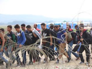 Φωτογραφία για Η Ελλάδα σε κατάσταση εκτάκτου ανάγκης: Που θα βρει 450 εκατομμύρια ευρώ για τους πρόσφυγες;