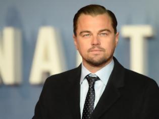 Φωτογραφία για Σύσσωμο το Hollywood έβγαλε selfies με τον Leonardo DiCaprio που κέρδισε Όσκαρ... [photos]