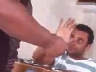 Φωτογραφία για Βίντεο: Τον έκανε «μαύρο στο ξύλο» γιατί έκανε καντάδα στην πρώην του