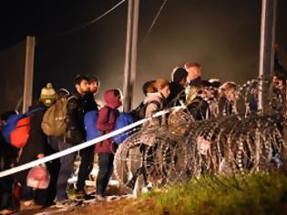 Φωτογραφία για Σκοπιανοί αστυνομικοί κακοποιούν τους πρόσφυγες που περνούν τα σύνορα...