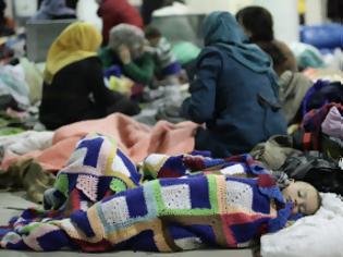 Φωτογραφία για Πειραιάς: 2.500 μετανάστες και πρόσφυγες φιλοξενούνται στους επιβατικούς σταθμούς του ΟΛΠ
