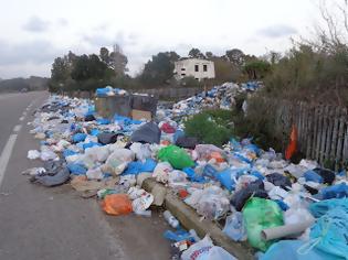 Φωτογραφία για ΔΗΜΟΣ ΠΥΡΓΟΥ: Καμία αποκομιδή απορριμμάτων – Και Καθαρά Δευτέρα με τα «βουνά» των σκουπιδιών – Καμία παραίτηση [photos]