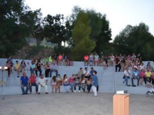 Φωτογραφία για Οι μαθητές του γενικού λυκείου Μολάων συγκεντρώνουν είδη για τους προσφυγές