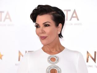 Φωτογραφία για Η Kris Jenner εμφανίστηκε περήφανη στο show του οίκου Chanel... [photos]