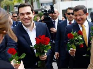 Φωτογραφία για Τσίπρας στην Τουρκία: Τριαντάφυλλα, μπουζούκι και χαμόγελα με Νταβούτογλου  [photos]