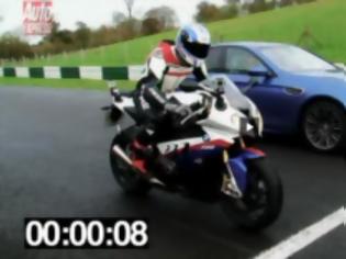 Φωτογραφία για Video: BMW M5 vs BMW S100RR - Το supersedan των 560 ίππων κόντρα στη superbike των 178 κιλών