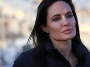 Φωτογραφία για Η Angelina Jolie στη Μυτιλήνη...Τι υποσχέθηκε να κάνει;