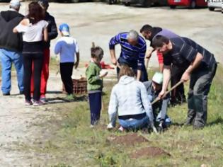 Φωτογραφία για Εθελοντική  δενδροφύτευση στο Αργολικό Ναυπλίου την πρώτη μέρα της Άνοιξης