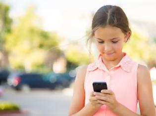 Φωτογραφία για Πέντε λόγοι να μην αγοράσετε στο παιδί σας κινητό τηλέφωνο