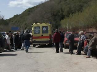 Φωτογραφία για Δολιανά Ιωαννίνων:Σε επ’ αόριστον αποκλεισμό του δρόμου οι κάτοικοι στο ενδεχόμενο μεταφοράς και άλλων προσφύγων [video]